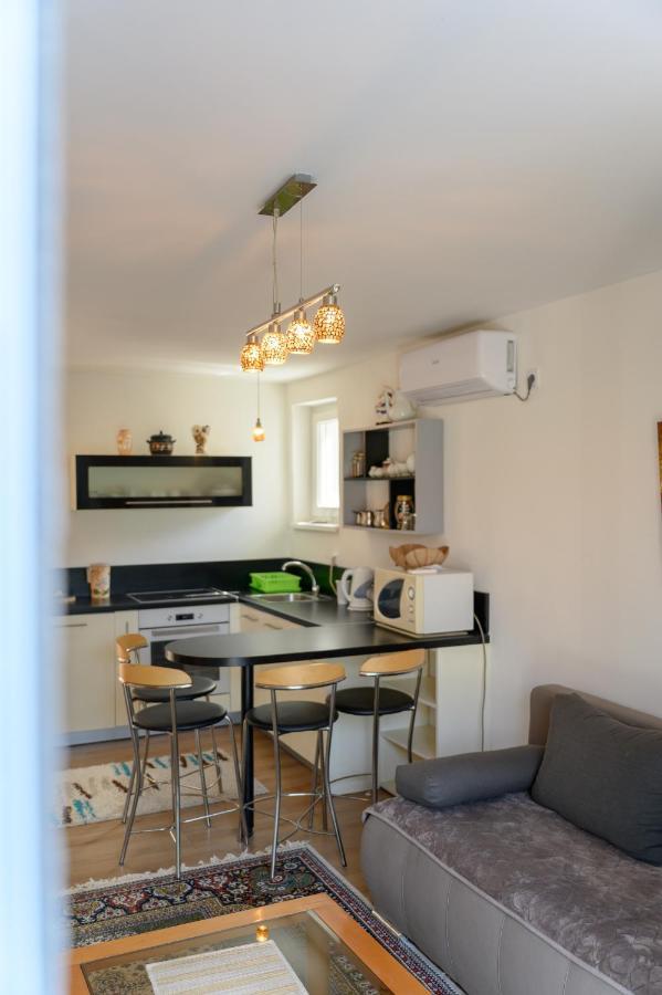 Apartman Mira SJJ Exterior photo
