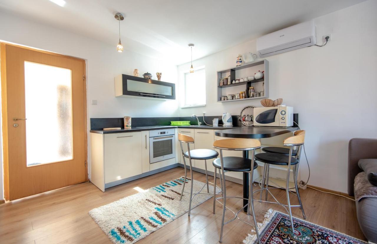 Apartman Mira SJJ Exterior photo