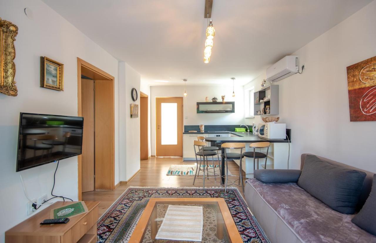 Apartman Mira SJJ Exterior photo