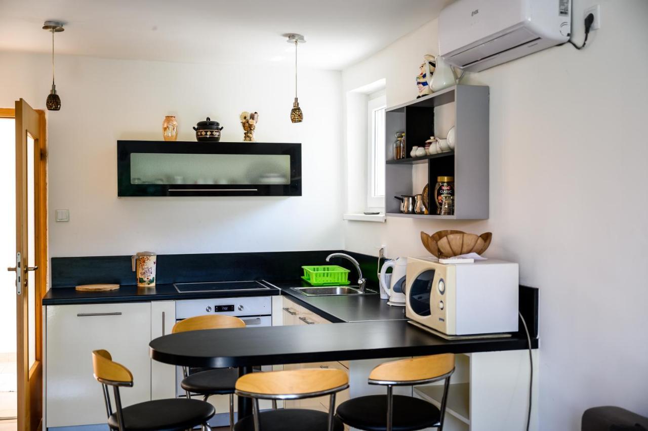 Apartman Mira SJJ Exterior photo